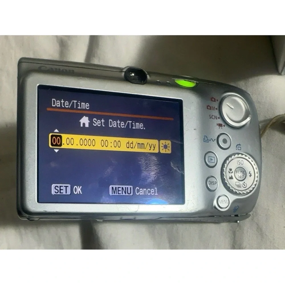Canon PowerShot SD890 IS Digital ELPH 10MP Camera Tested Box Charger SD Card
